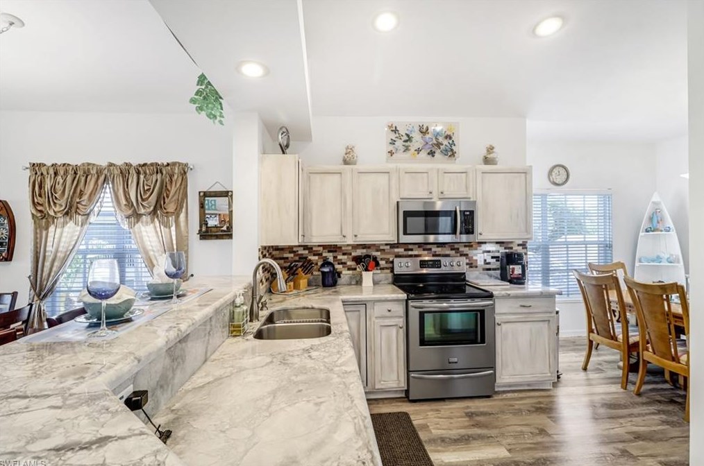 437 Wiggins Lake Ct #202, Naples, FL 34110