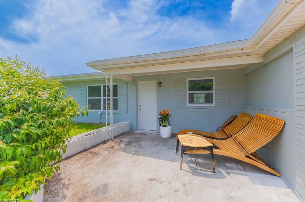 1241 Wendell Ave, Fort Myers, FL 33903-3611