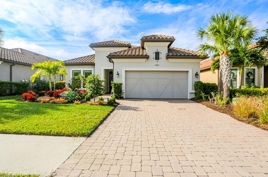 9442 Terresina Dr, Naples, FL 34119