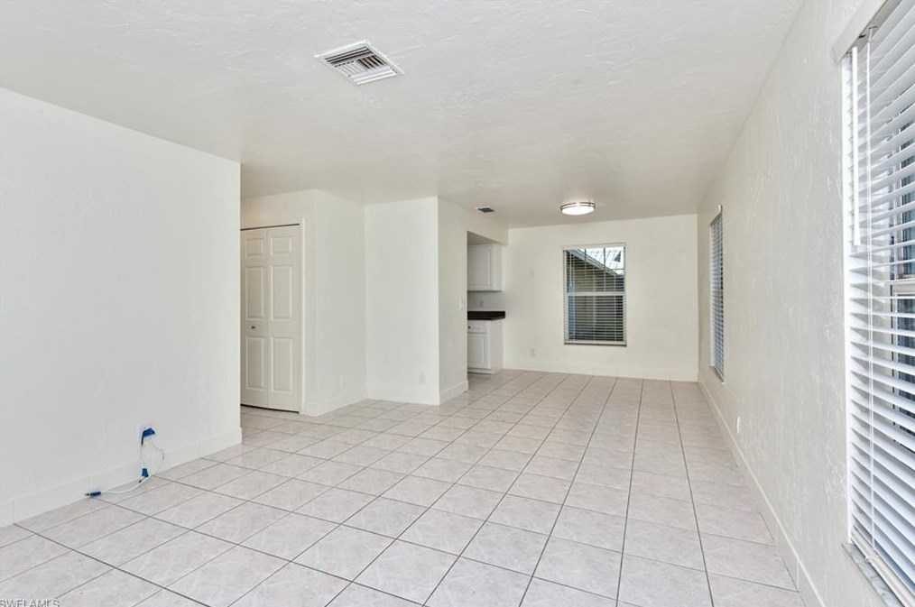 2997 Gordon St, Naples, FL 34112