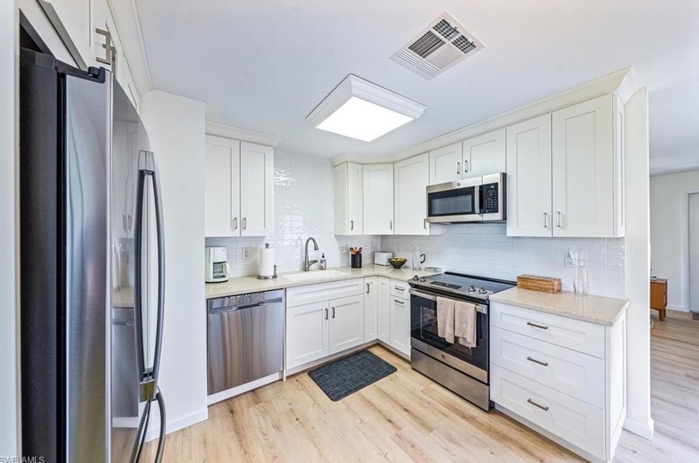 24 Kings Rd, Naples, FL 34112