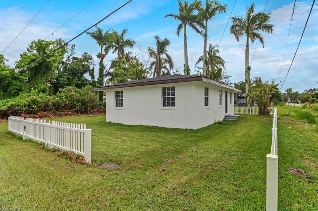 21 Cabana Ave, Fort Myers, FL 33903-4424