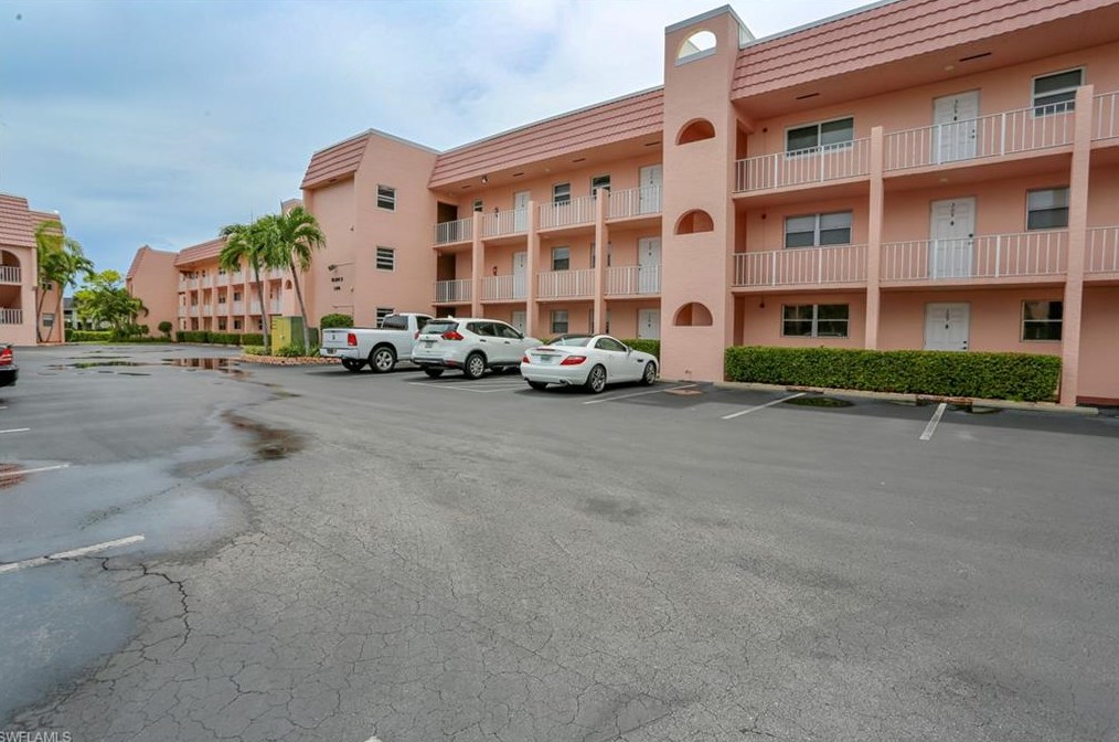 180 Turtle Lake Ct #206, Naples, FL 34105