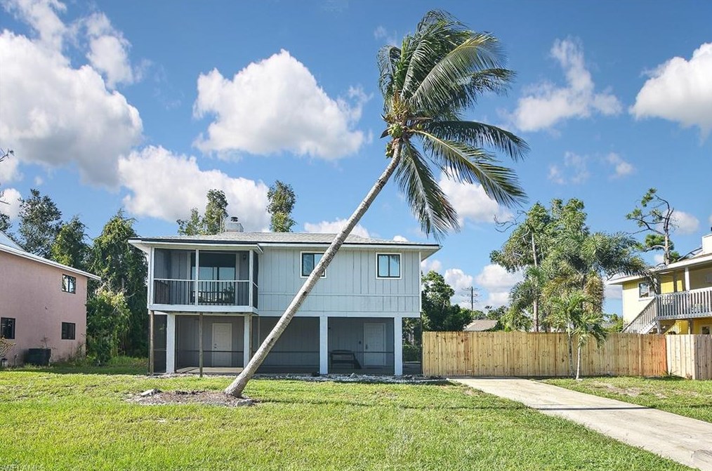 8177 Lake San Carlos Cir, Fort Myers, FL 33967-2812