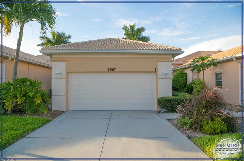 8067 Sanctuary Dr #32-2, Naples, FL 34104