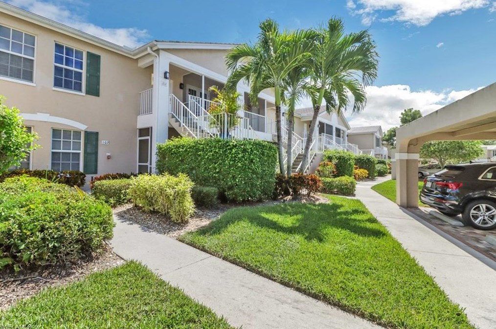 832 Tanbark Dr #102, Naples, FL 34108