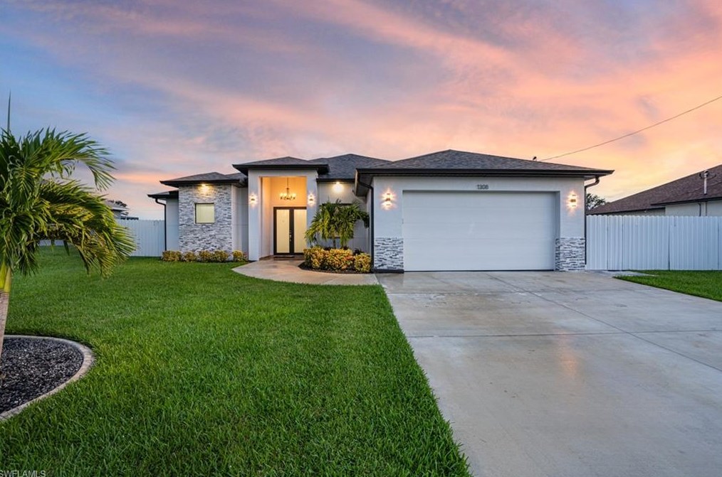 1308 31st Ter, Cape Coral, FL 33914-4232