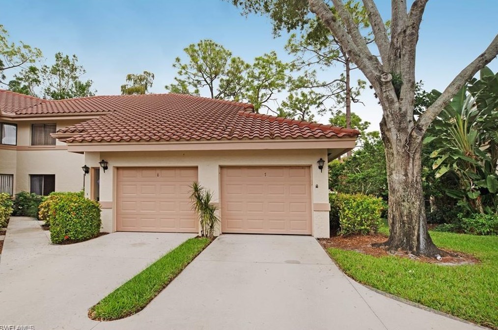 15 Bennington Dr #7-7, Naples, FL