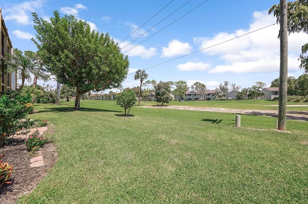 1085 Forest Lakes Dr, Naples FL  34105-2295 exterior