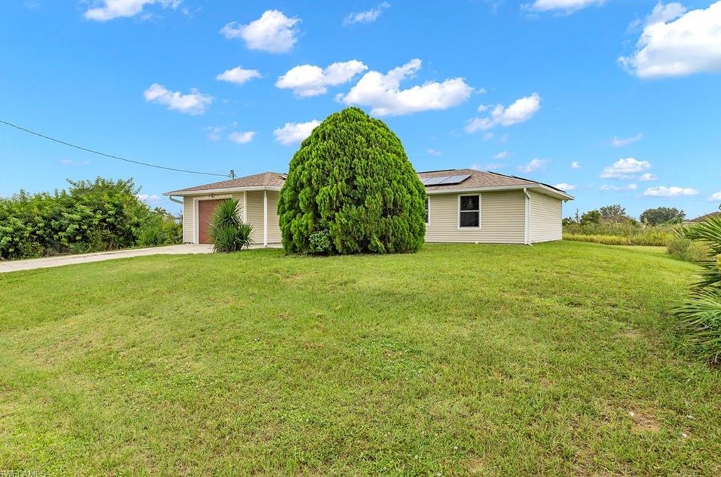 2713 73rd St W, Lehigh Acres, FL 33971