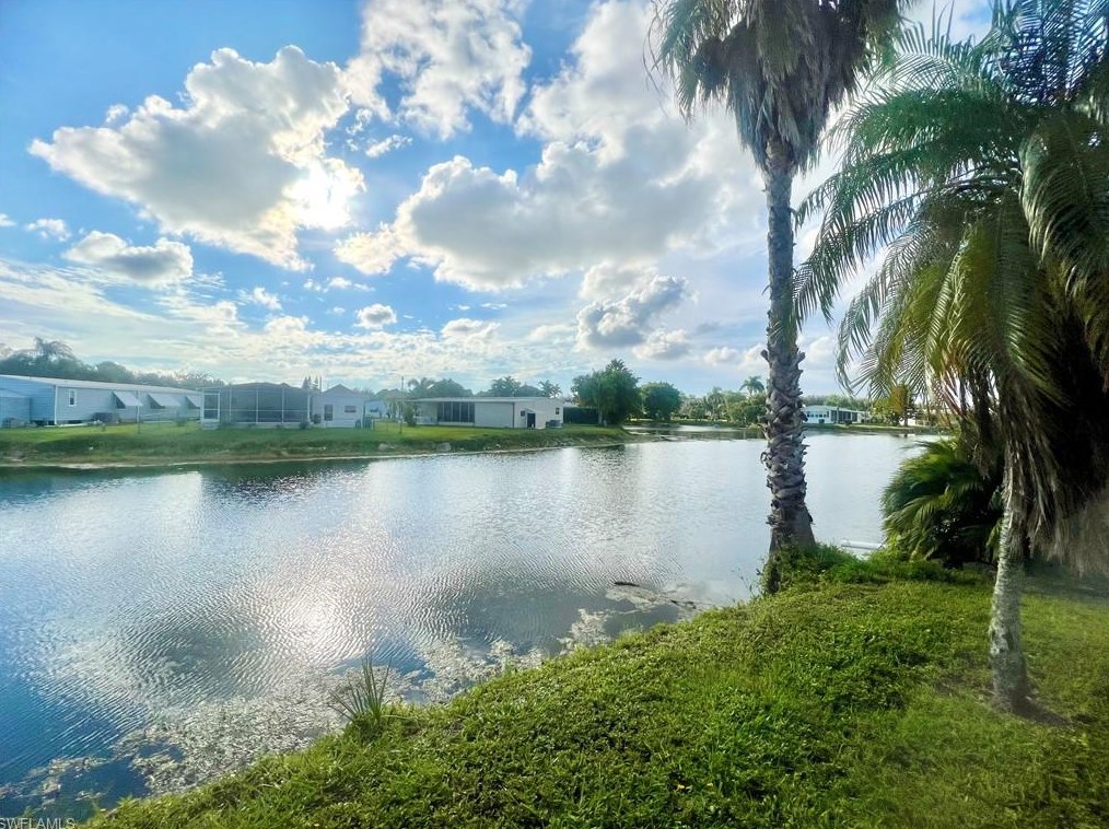 277 Cape Sable Dr, Naples, FL 34104
