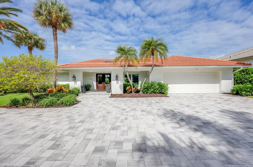 4611 Crayton Rd, Naples, FL 34103