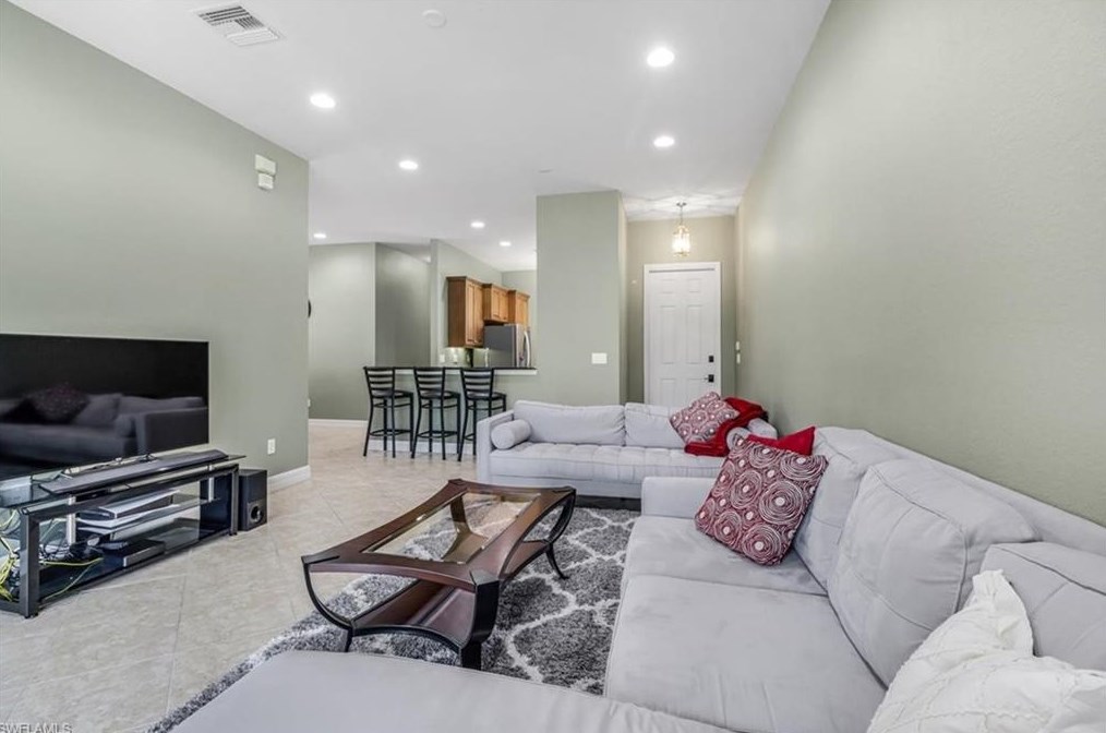 10395 Carolina Willow Dr, Fort Myers, FL 33913-8806