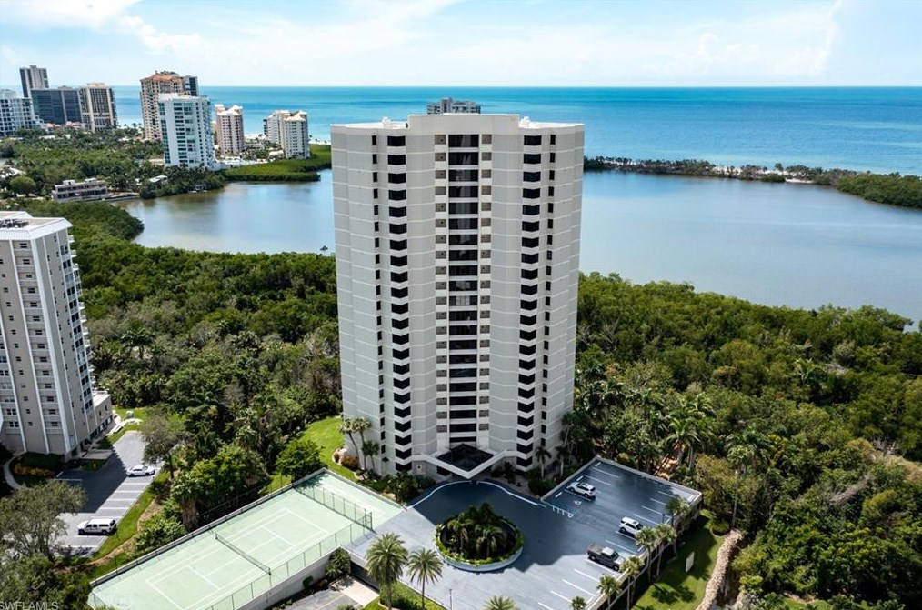 5555 Heron Point Dr #1202, Naples, FL 34108