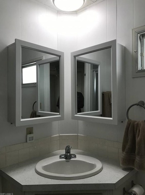 462 Jacaramba Ct, Fort Myers FL  33917-7406 exterior