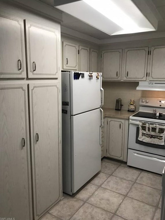 462 Jacaramba Ct, Fort Myers FL  33917-7406 exterior