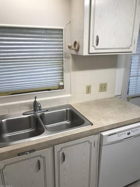 462 Jacaramba Ct, Fort Myers FL  33917-7406 exterior