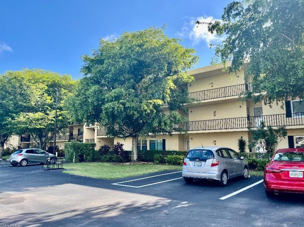 1087 Forest Lakes Dr #1-209, Naples, FL 34105