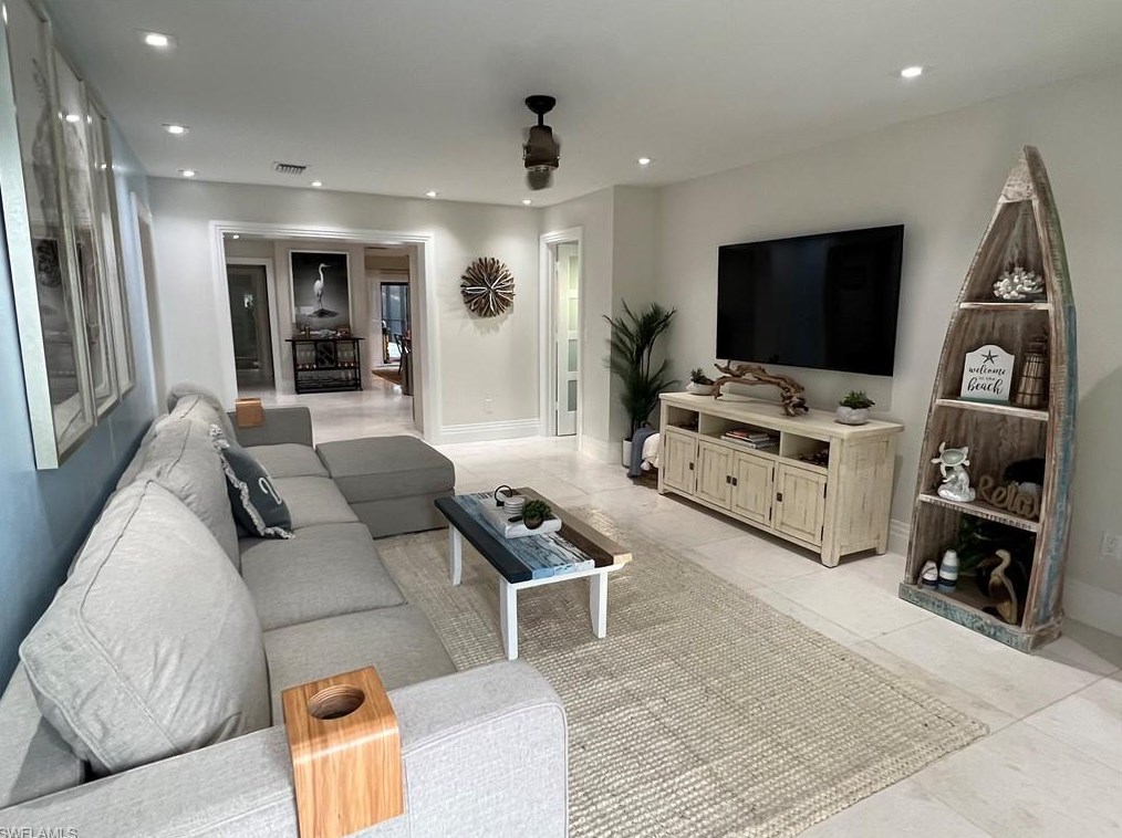 648 100th Ave N, Naples, FL 34108