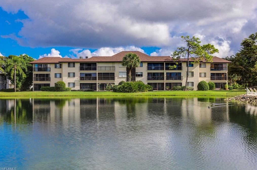 1600 Misty Pines Cir #p-303, Naples, FL 34105