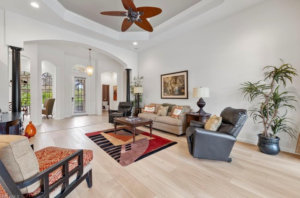 8975 Morgan Ct, Naples, FL 34113