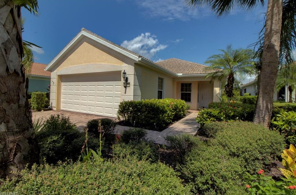 8725 Querce Ct, Naples, FL 34114