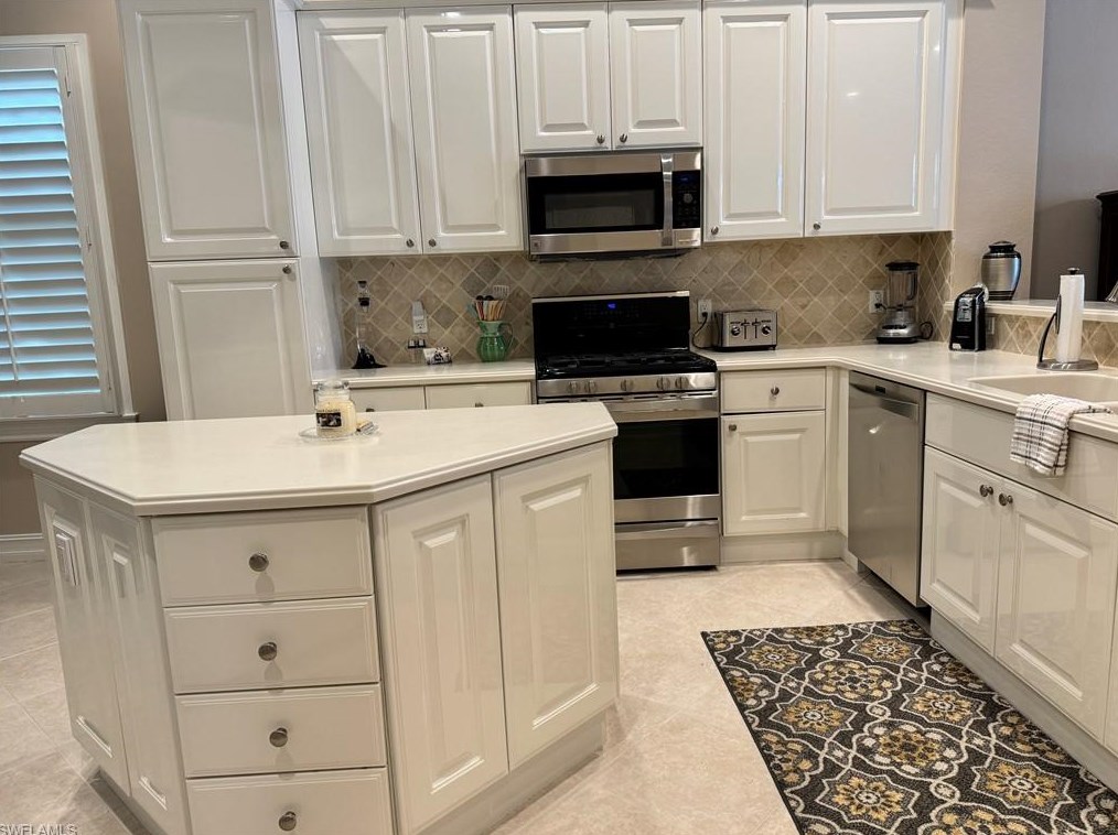 8449 Mallards Way, Naples, FL 34114