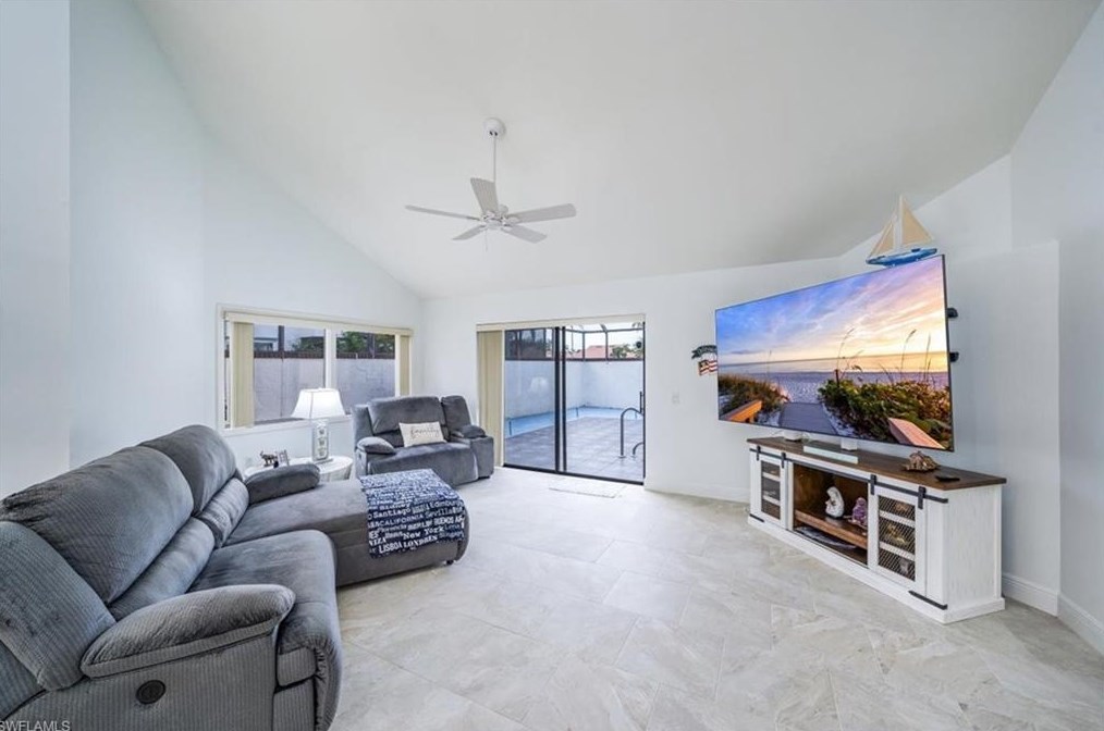 5458 Harbour Castle Dr, Fort Myers FL 33907-7844 exterior