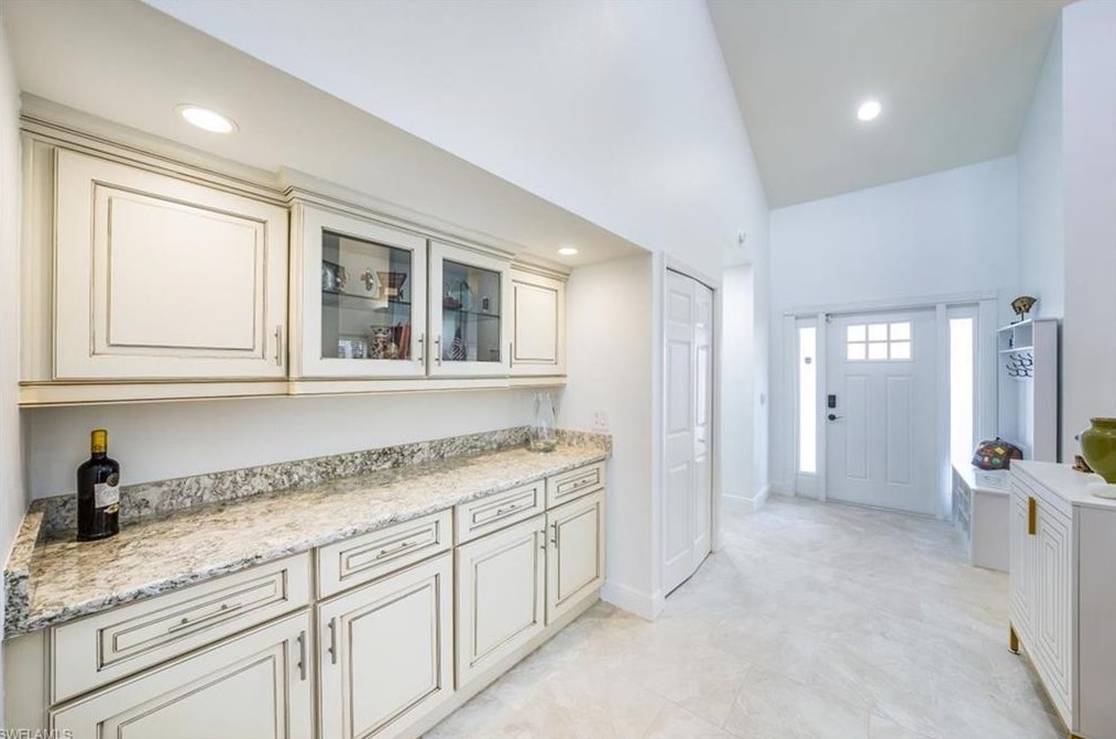 5458 Harbour Castle Dr, Fort Myers FL 33907-7844 exterior