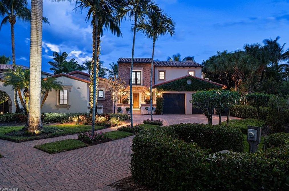 10842 Estate Cortile Ct, Naples, FL 34110