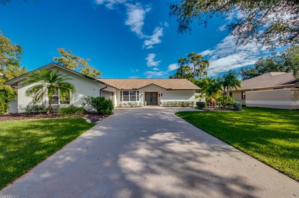 19327 Pine Run Ln, Fort Myers, FL 33967-4804