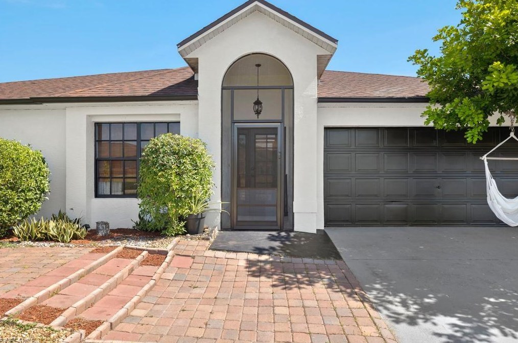 918 Acroft Ave, Lehigh Acres, FL 33971