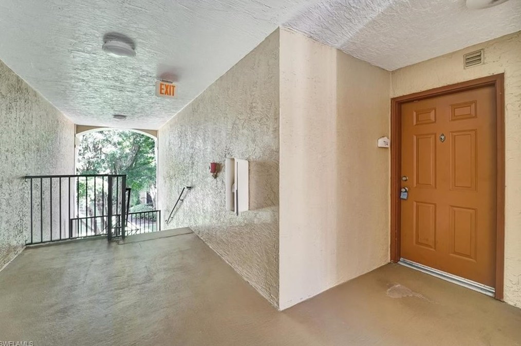 8940 Colonnades Ct E #734, Bonita Springs, FL 34135