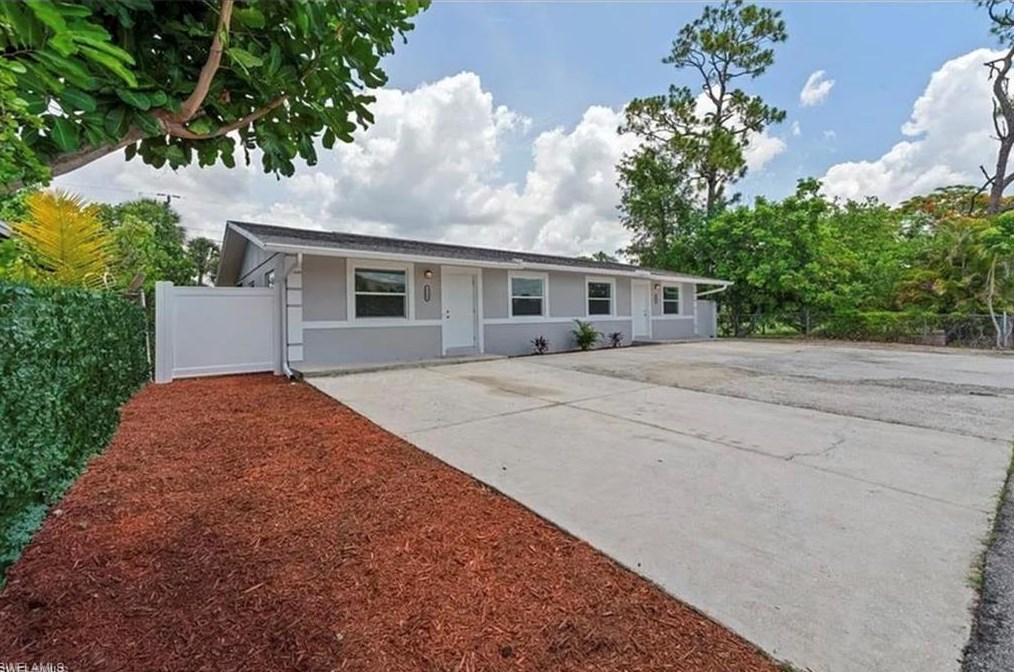4415 Thomasson Ln, Naples, FL 34112
