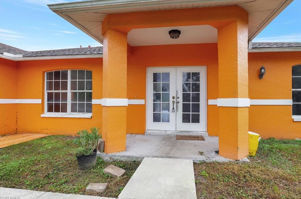 1132 Briarcliffe St, Fort Myers, FL 33913-9127