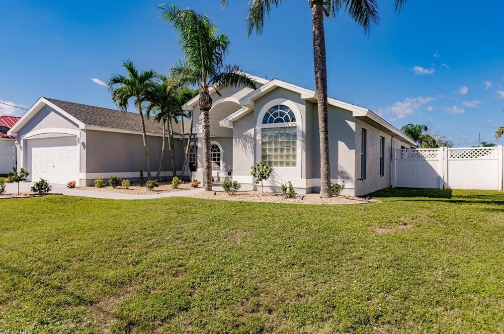 2220 11th Pl, Cape Coral, FL 33990-6614