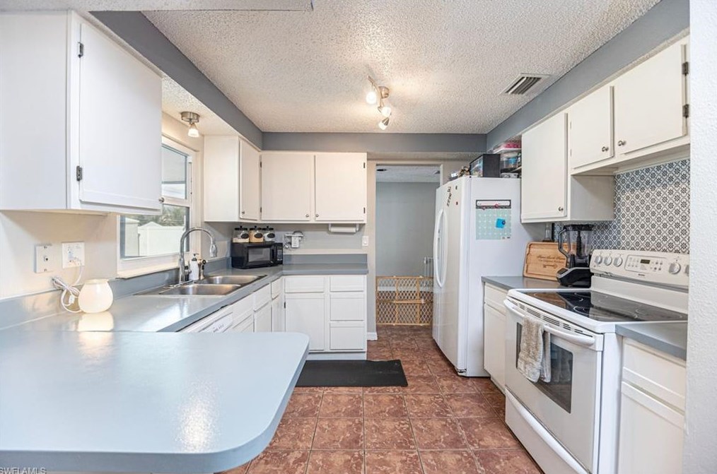 18488 Winter Haven Rd, Fort Myers, FL 33967-3531