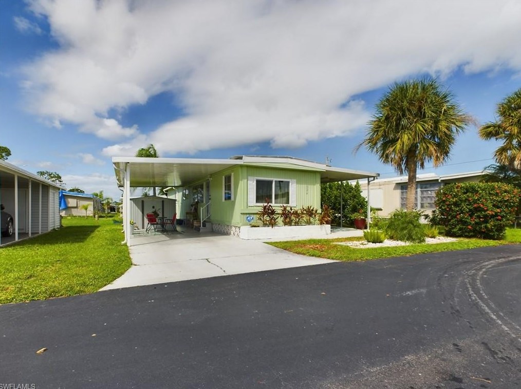 624 Vista Dr, Fort Myers, FL 33917