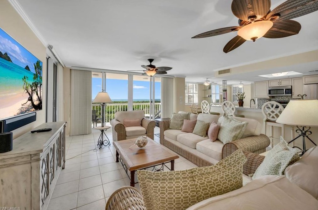 6585 Nicholas Blvd #604, Naples, FL 34108