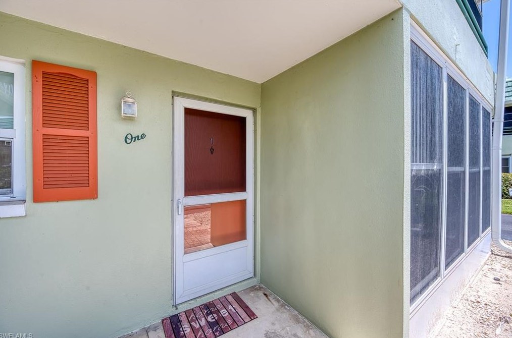 300 Valley Stream Dr #a-1, Naples, FL 34113
