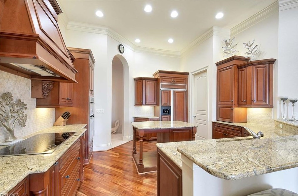 2906 Leonardo Ave, Naples FL exterior