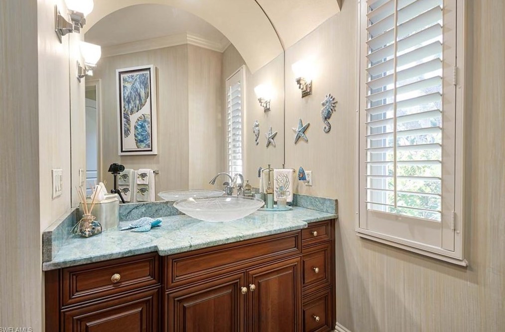 2906 Leonardo Ave, Naples FL exterior