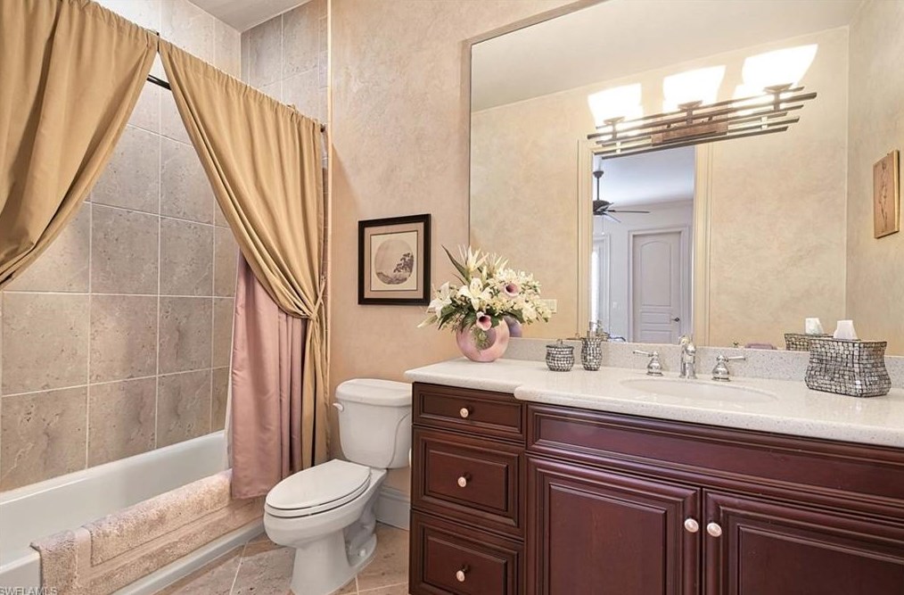 2906 Leonardo Ave, Naples FL exterior