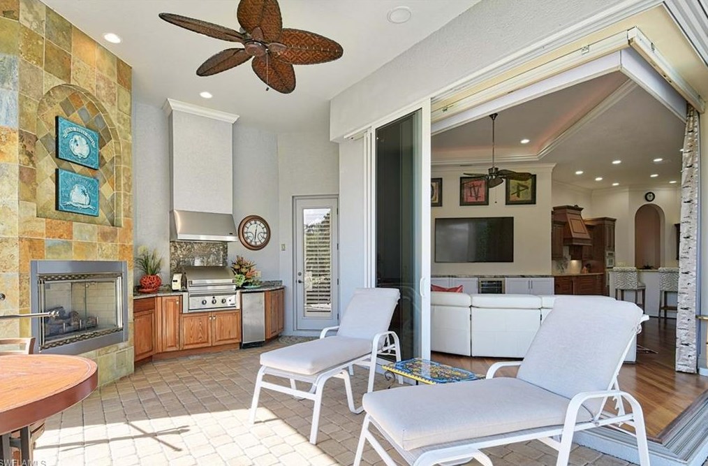 2906 Leonardo Ave, Naples FL exterior