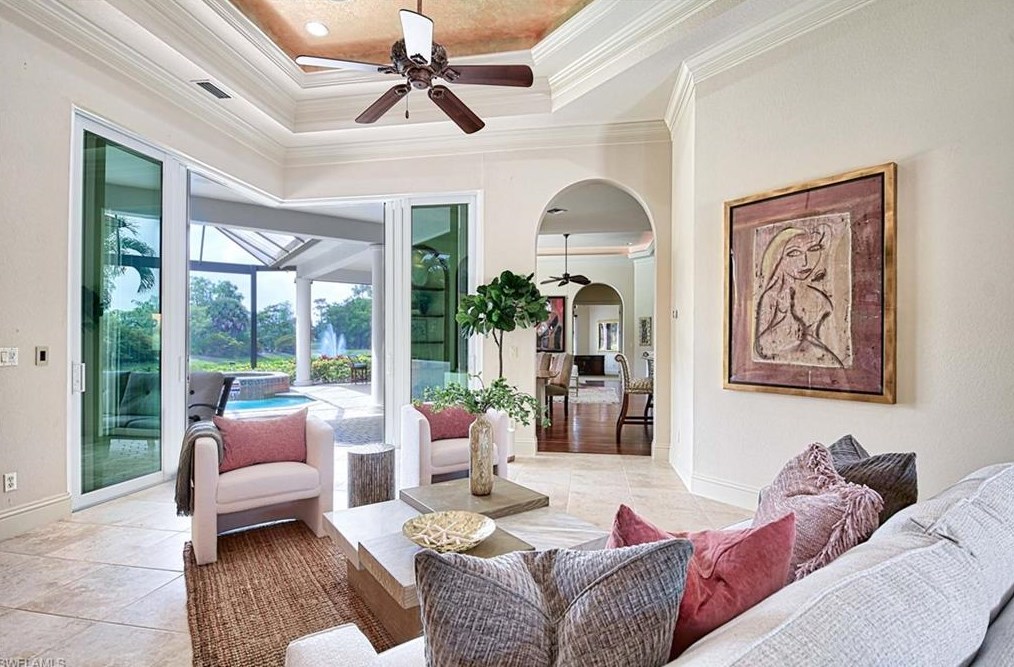 2906 Leonardo Ave, Naples FL exterior