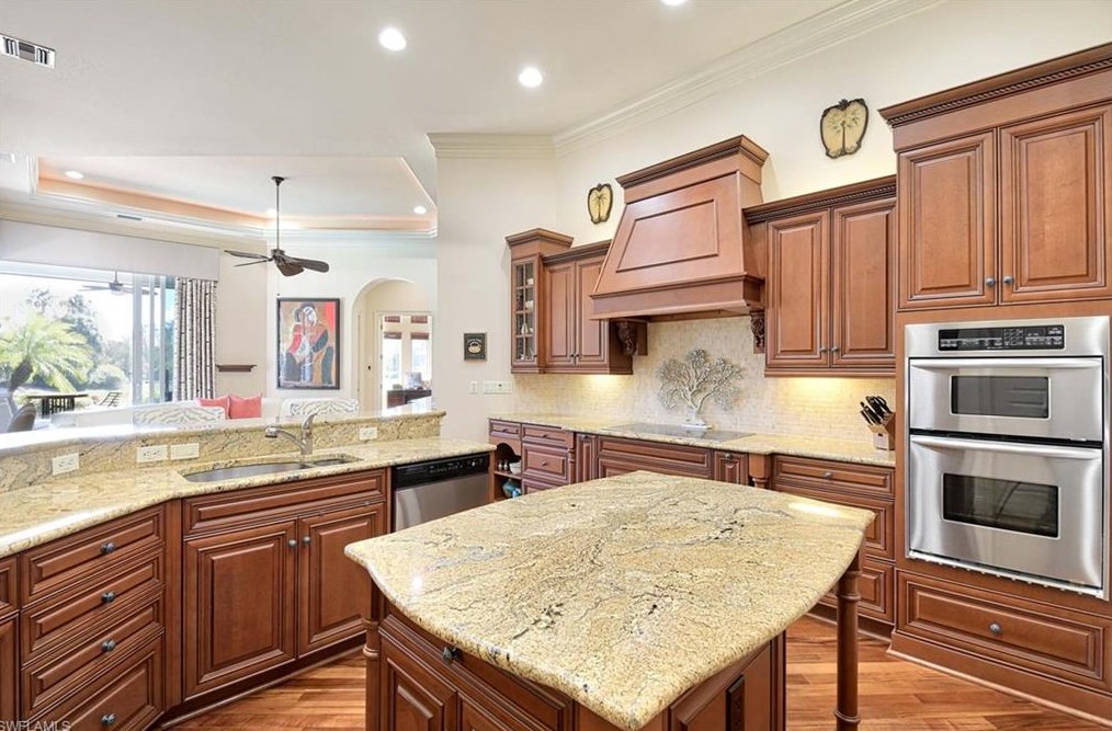 2906 Leonardo Ave, Naples FL exterior