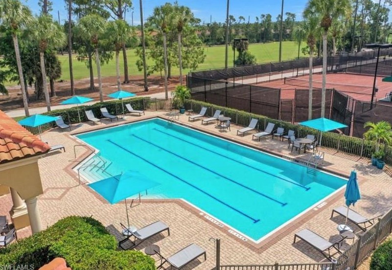 2906 Leonardo Ave, Naples FL exterior