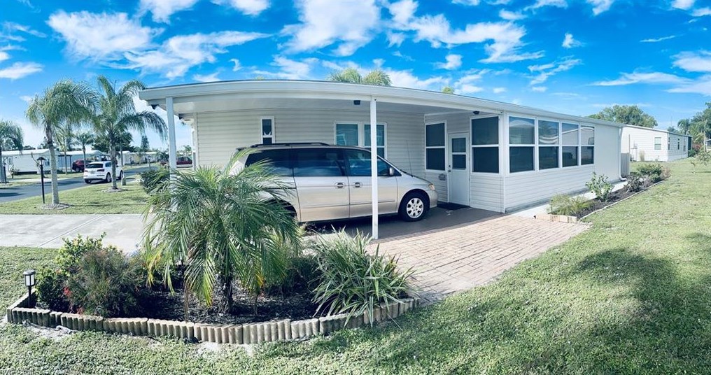 10690 Wales Loop, Bonita Springs, FL 34135