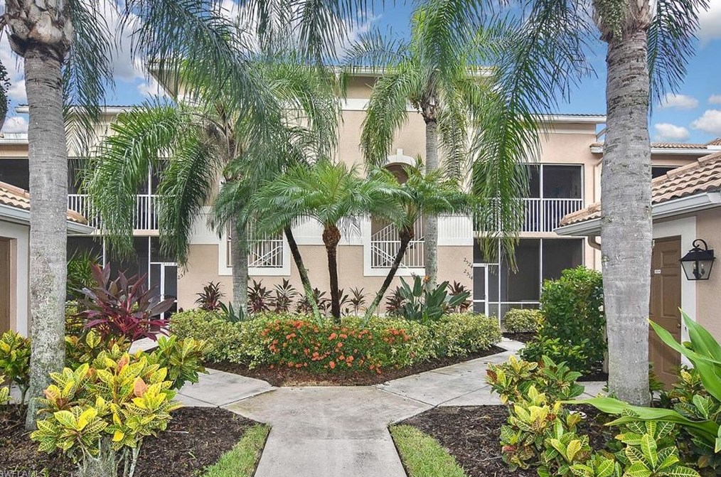 3870 Sawgrass Way Apt 2522, Naples, FL 34112