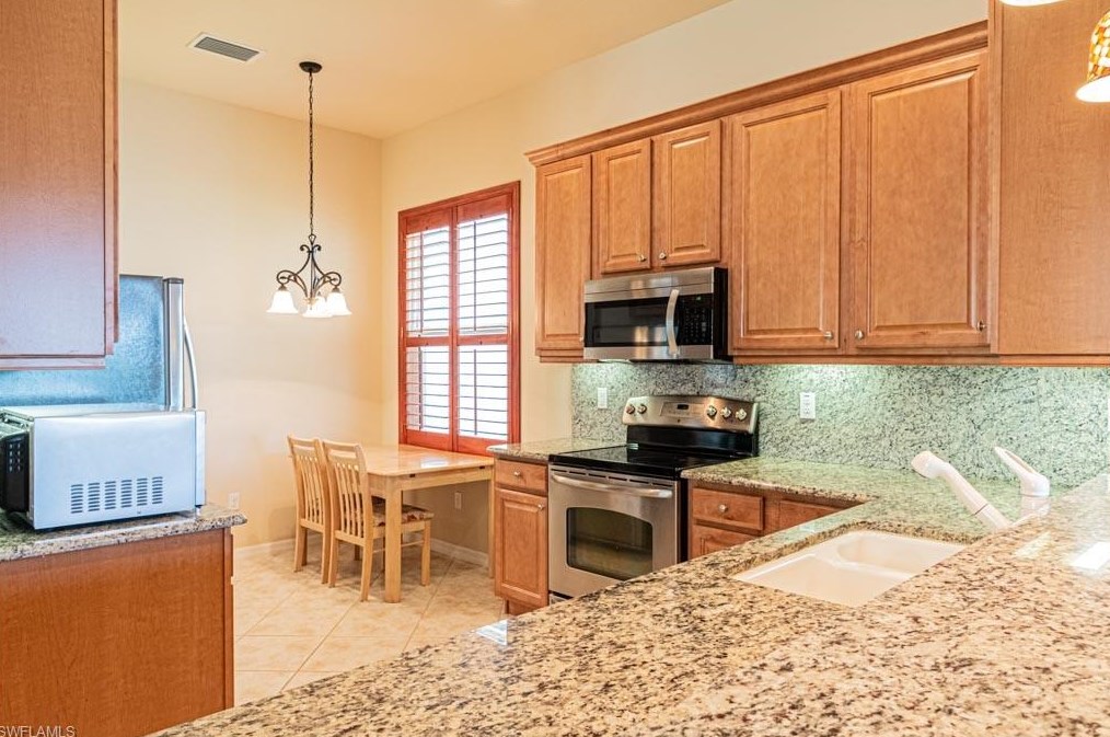 10462 Carolina Willow Dr, Fort Myers FL  33913-8804 exterior